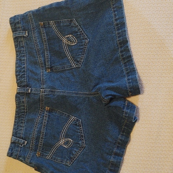 Bobbie Brooks Women's Denim Short - Picture 2 of 8